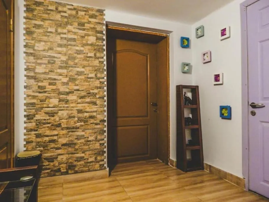 Top Center Studio 5 Sofia 0*,